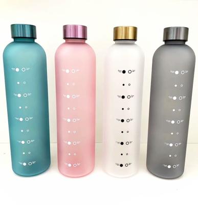 China 2022 Sustainable Fashionable Model Gel 1000ML Sports Water Bottle With Time Marker for sale