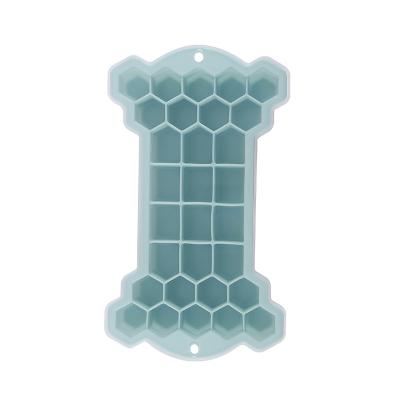 China Lattice 30 Sustainable Silica Gel Ice Lattice Honeycomb Place Two In A Self-Contained Ice Box With Easy Ice Cover Silica Gel Demoulding for sale