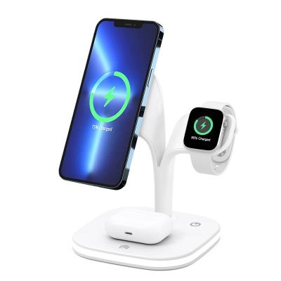 China Mobile Phone Amazon Bestsellers 15W Fast For Iphone 13 Hotel Led Desk Lamp 14 3 In 1 Magnetic Wireless Charger Station for sale