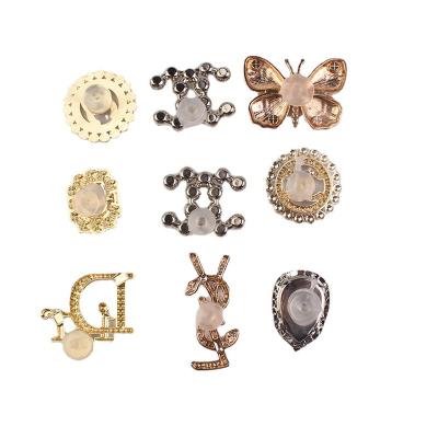 China Luxury Clog Charm Bling Metal Fang Charms Designer Brand Logo Charms For Luxury Shoe Charms DIY Shoe Brand Ornament Accessories Shoes Charms for sale