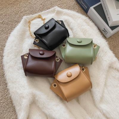 China 2020 Fashion Women Girls Solid Color PU Trapeze Leather Chain Cross Small - Body Clips Mini Bags for sale