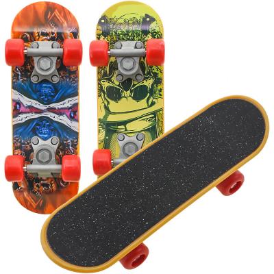 China New Fashionable and Playful Style Montessori Toys Educational Finger Mini Skateboard Fingertip Sports Toys for sale