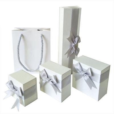 China Ornament Packaging Box OEM Gift Box Heaven and Earth Cover Packaging Box Ring Earring Necklace Pendant Jewelry Box for sale