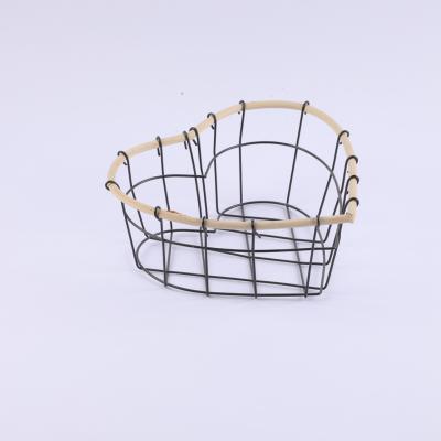 China Sustainable Metal Wire Basket Iron Kitchen Storage Basket Rattan Storage Basket for sale