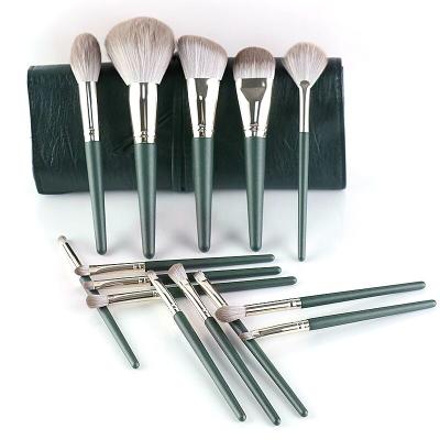 China Angular blush professional factory wholesales customized bamboo handle makeup brush setBrush set MakeupTravel makeup brush for sale