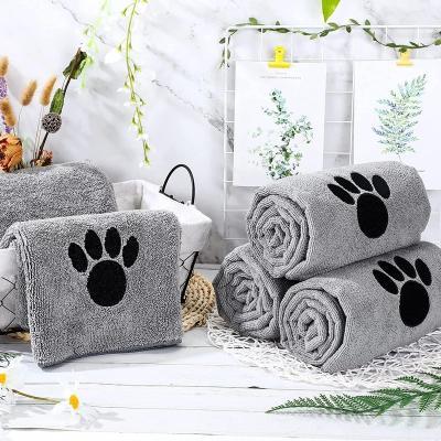 China Sustainable Design Custom Printed Dog Bath Absorb Water Towel Soft And Comfortable Microfiber Pet Towel for sale