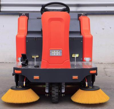 China Hotels JH1400 Multifunction Rotational Casting Shell Industry Road Sweeper Truck , Vacuum Sweeper Made in Shanghai for sale