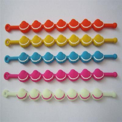 China colorful heart shape silicone/soft pvc/rubber silicone bracelet for decoration /promotion for sale