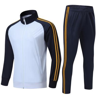 China Autumn and winter comfortable warm jogging clothes, sportswear, Spanish club football training clothes for sale