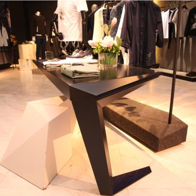 China Luxury Clothing Garment Store Decoration Furniture Display Stand Table for sale