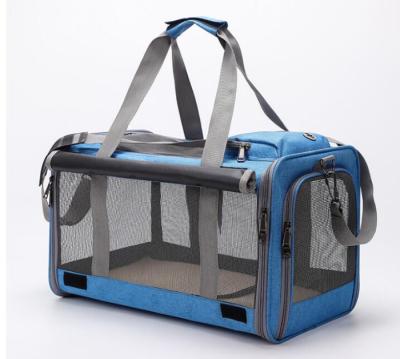 China Competitive Price Sustainable Pet Travel Cages Mobile Portable Carriers Products Pet Carrier Bags for sale