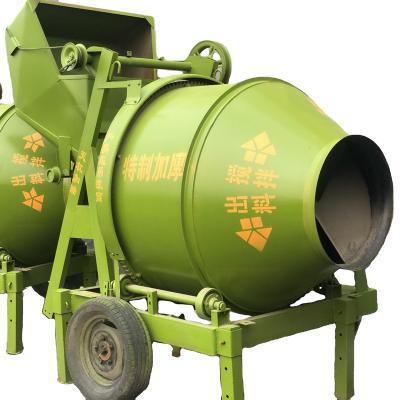 Chine Factory Price Pan Self Loading Machines 800 Litre Vibrator Mobile Concrete Mixer à vendre