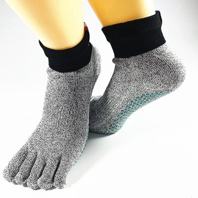 China Breathable Outdoor Protective Anti Cut Sock Running Sand Socks Five Finger Crew Sock For Men for sale