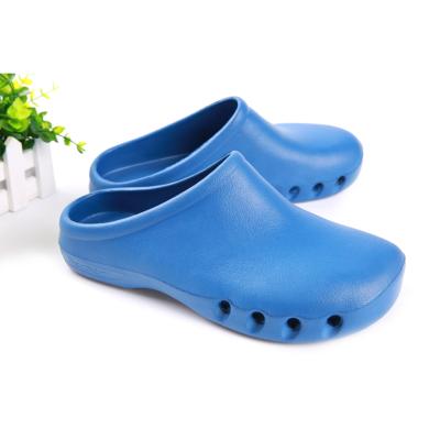 China 2021 Wholesale Female Breathable Comfort Hospital Comfort Lightweight Breathable Slip On White Females Nurse Shoes for sale