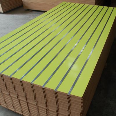 China Contemporary store display used slatwall panels for retail stores for sale