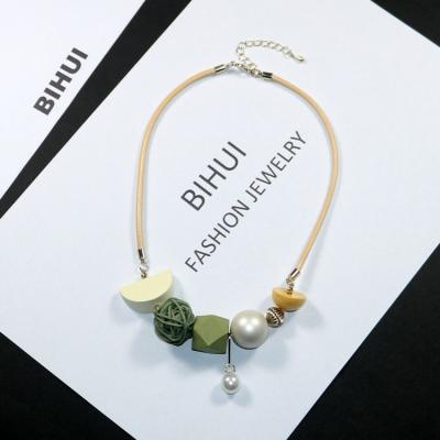 China Fashion Wholesale Fashion Jewelry Unique Irregular Wood and Handmade Bead Bead Charm Choker Necklace for Women and Girls for sale