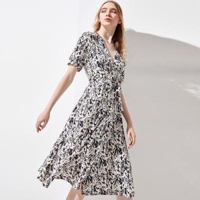 China 2021 summer Anti-wrinkle floral v-neckline short sleeves middle aged women fashion dress for women ladies 96103-1 for sale