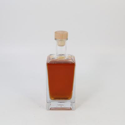 China Wholesale Cork Sealing Type 750ml Square Beverage Clear Whiskey Bottle for sale