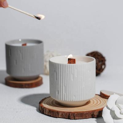 China New Arrival Heat Resistant Wedding Custom Colorful Nordic Luxury Ceramic Christmas Candle Container Stripe Candle Jars Bulk Ships for sale