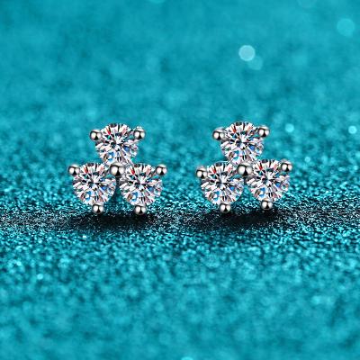 China Vintage Fashion jewelry 925 sterling silver clover light luxury petals 0.6ctmoissanite earrings for sale