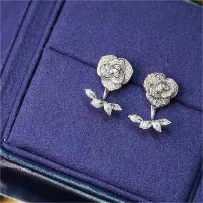 China CLASSIC Jewelry Real Luxury Pure White Diamond Earrings 18K Gold Earrings Jewelry For Women for sale