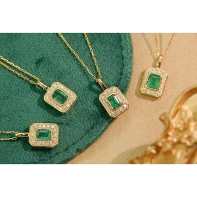 China FASHIONABLE High Quality Customized 18K Gold Solid Jewelry Anniversary Engagement Gift Pendant Necklace for sale