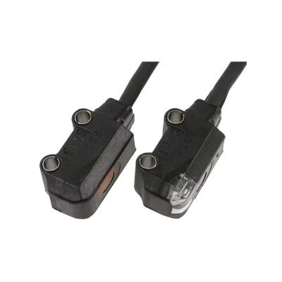 China Industrial Grade E3T-ST13 2M Photoelectric Sensor for Optimal Performance en venta