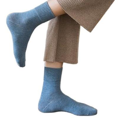 China New design QUICK DRY plain solid color sheer business dress bangs cotton blue crew mid waist socks for sale