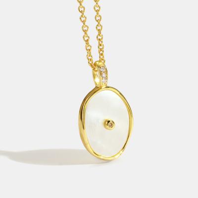 China Trendy jewelry CZ oval simple geometric Diamond Shell Pendant Clavicle Necklace fashion shell necklace for sale