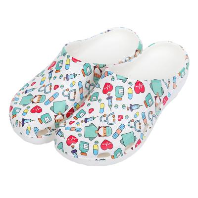 China Medical Laboratory EVA Shoes Men's and Women's Hospital Operating Room Sandals Slippers Print Scrub Shoes Adjustable Heart Buckle Nurse Shoe for sale