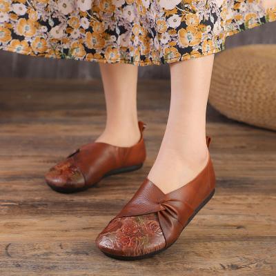 China Square Casual Genuine Leather Flat Shoes Retro Classic Flat Shoes Flats For Women New Styles for sale