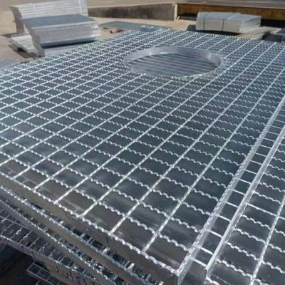 China Traditional Hot-Dip Galvanized Metal Building Materials 25mm Serrated Steel Grating Walkway Prices Metal Grill for sale