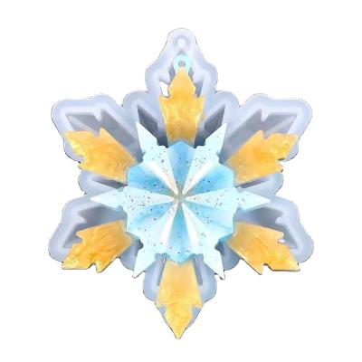 China Stocked Double Mirror Snowflake Silicone Table Silicone Pendant Mold Handmade Pendent Snowflake Pendant DIY Mold for sale