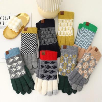 China Simple Touch Screen Winter Knit Warm Gloves Touch Screen Mittens For Texting Hiking for sale