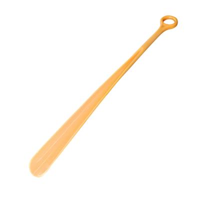 China Extended Daily Living Plastic Shoe Horn Long Aid DL216 Reach Handle For Seniors Lightweight Extra Long Shoe Horn for sale