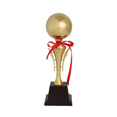 China Custom Europe Business Award Trophy Awards Gold And Silver Metal Cup Award Corporate Trophy for sale