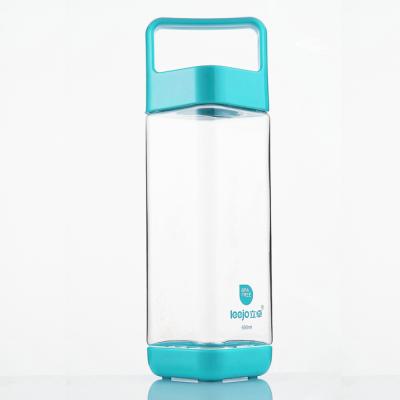 China Rectangle Sustainable Water Bottle With Handle 650 Ml Tritan Plastic Bottle for sale