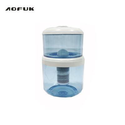 China Easy Operation 16 L Home Water Purifier Filter Mineral Water Pot Gravity Water Filter Bottle Best Purifier for sale