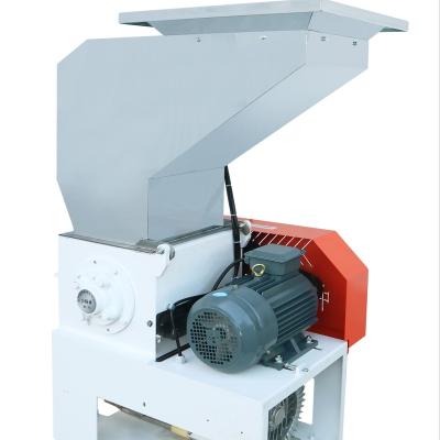 China Garment Shops Medium Speed ​​Waste Plastic Recycling Machine , High Performance Crusher for sale