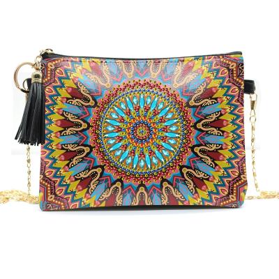 China Modern DIY 5D Diamond Painting Wallet Special Shaped Diamond Chain Bag for sale