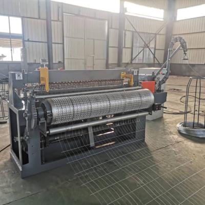 China Building Material Shops HOT! New Welded Galvanized Wire Mesh Machine (in a Rolls) for sale