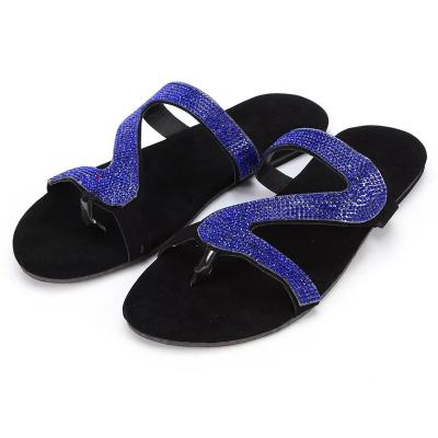 China New Waterproof Summer Ladies Party Event Bright Bling Diamond Flat Beach Rhinestone Flat Sandals for sale