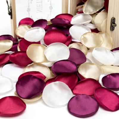 China Romantic silk flowers 2022 the most popular flower petal wholesale discount apply to wedding site decoration and party celebration for sale