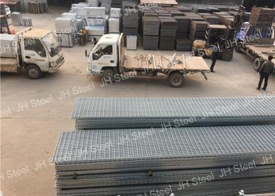 China Sidewalk Floor Stainless Steel Grid Mesh , Square Industrial Floor Grates for sale