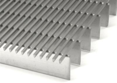 China Heat Resistant Stainless Steel Channel Grate Plain / Serrated Flat Bar for sale