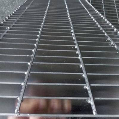 China 32x5mm Platform Checker Plate Serrated Galvanized Steel Grating Door Mat for sale