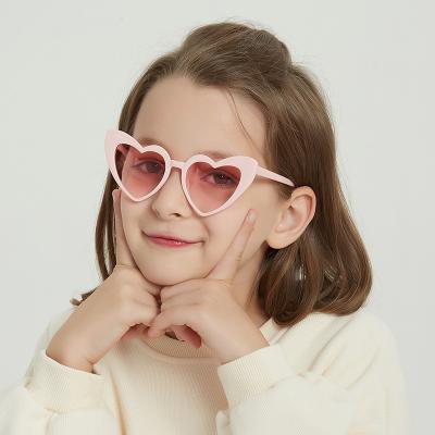 China Wholesale New Fashion Love Heart Peach Heart Shape Sunglasses For Kids Heart Sunglasses for sale