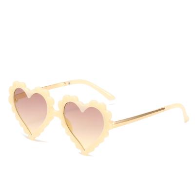 China Children Logo Shades Kids Sunglasses Wholesale Custom Fashion Heart Sunglasses Polarized UV400 for sale