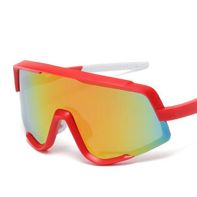 China Modern Adult Oversized Outdoor PC Lens Sports Eyewear Sports Sunglasses Windproof Sunglasses for sale