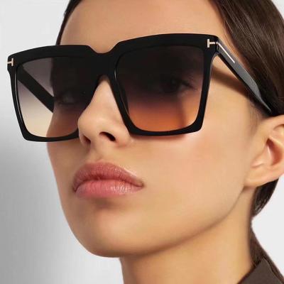 China Hot Selling Fashion Sunglasses Men Women Fit Sunglasses Brand Designer Trending Sunglasses Unisex Sunglasses for sale